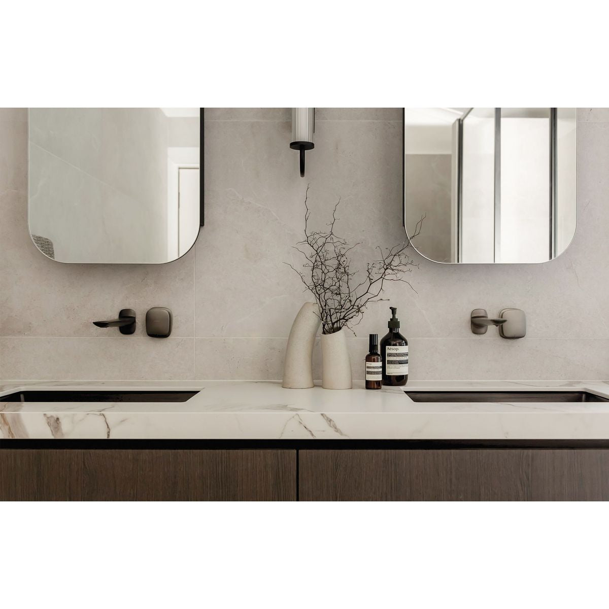 Nuage Wall Basin / Bath Mixer Set 200mm - Brushed Carbon