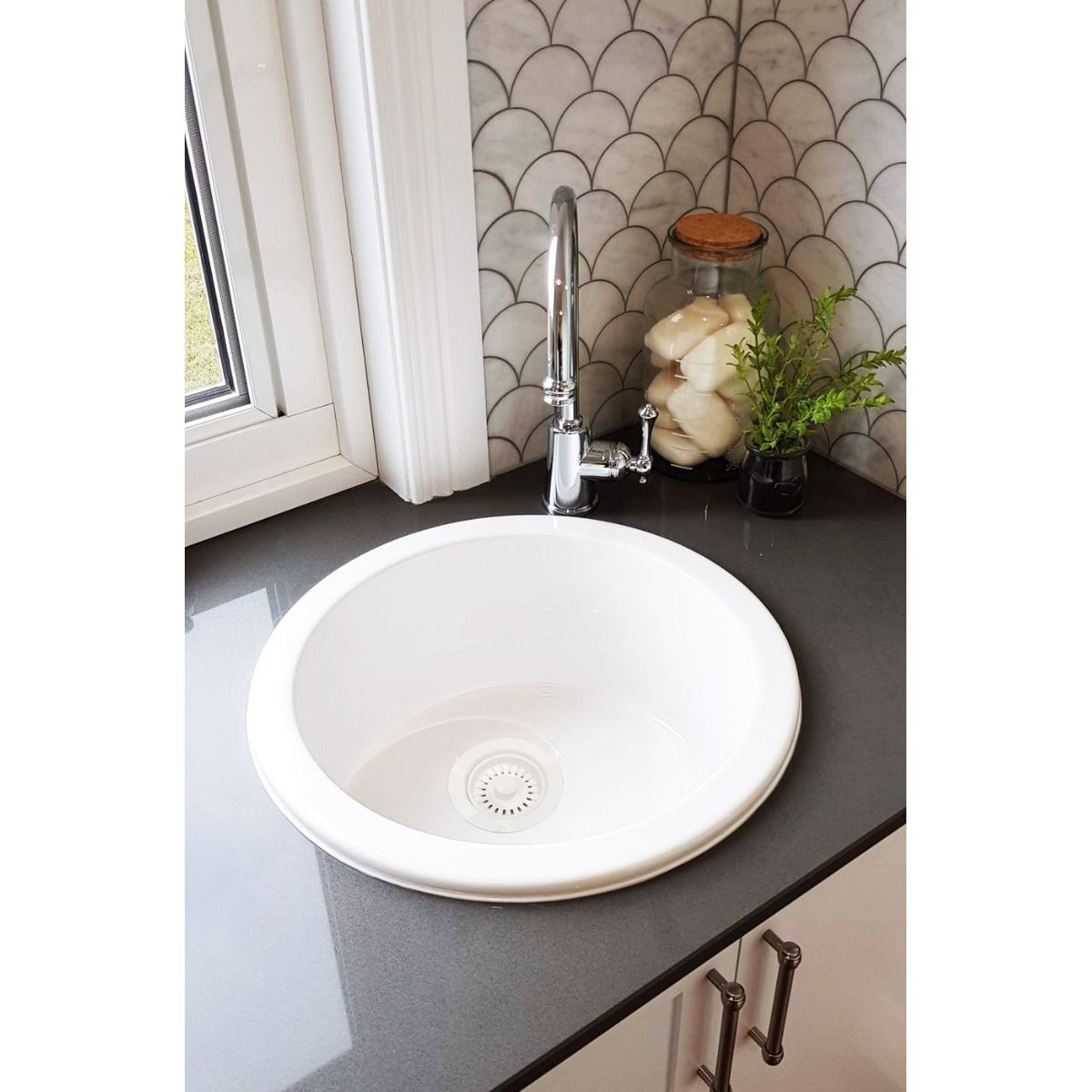 90X50 Matte White Basket Waste & Long Bolt