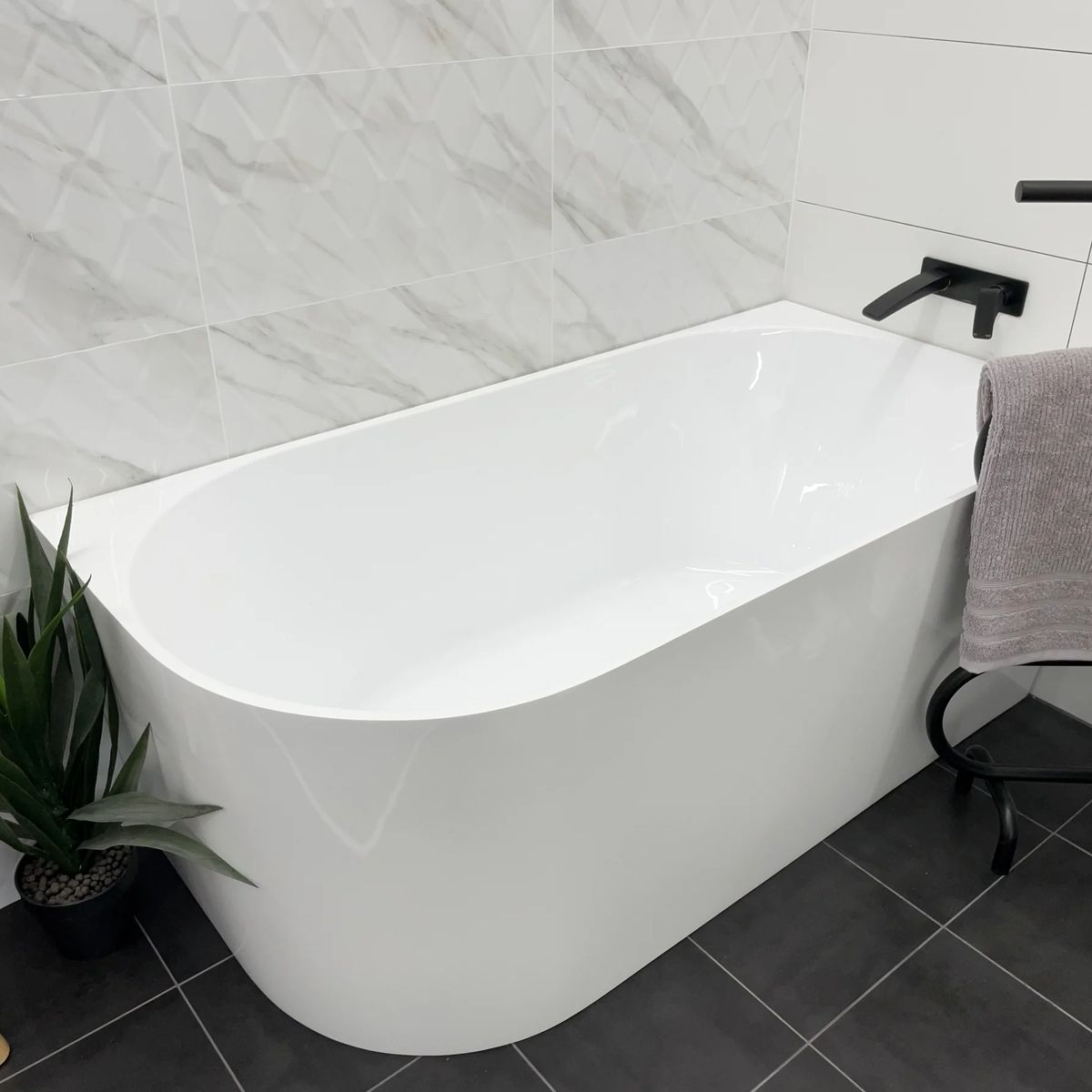 Auris 1500mm Corner Back to Wall Bathtub in Gloss White - Right Side Corner