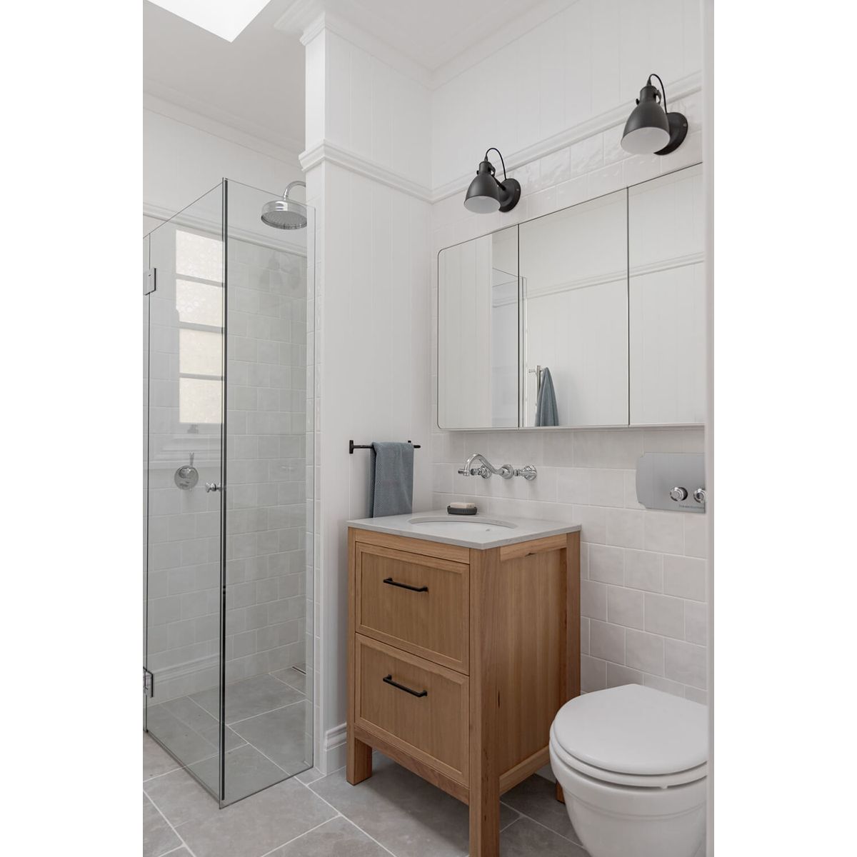 Claremont Floor Pan with Seat, Inwall Cistern & Claremont - Chrome Flush Plate