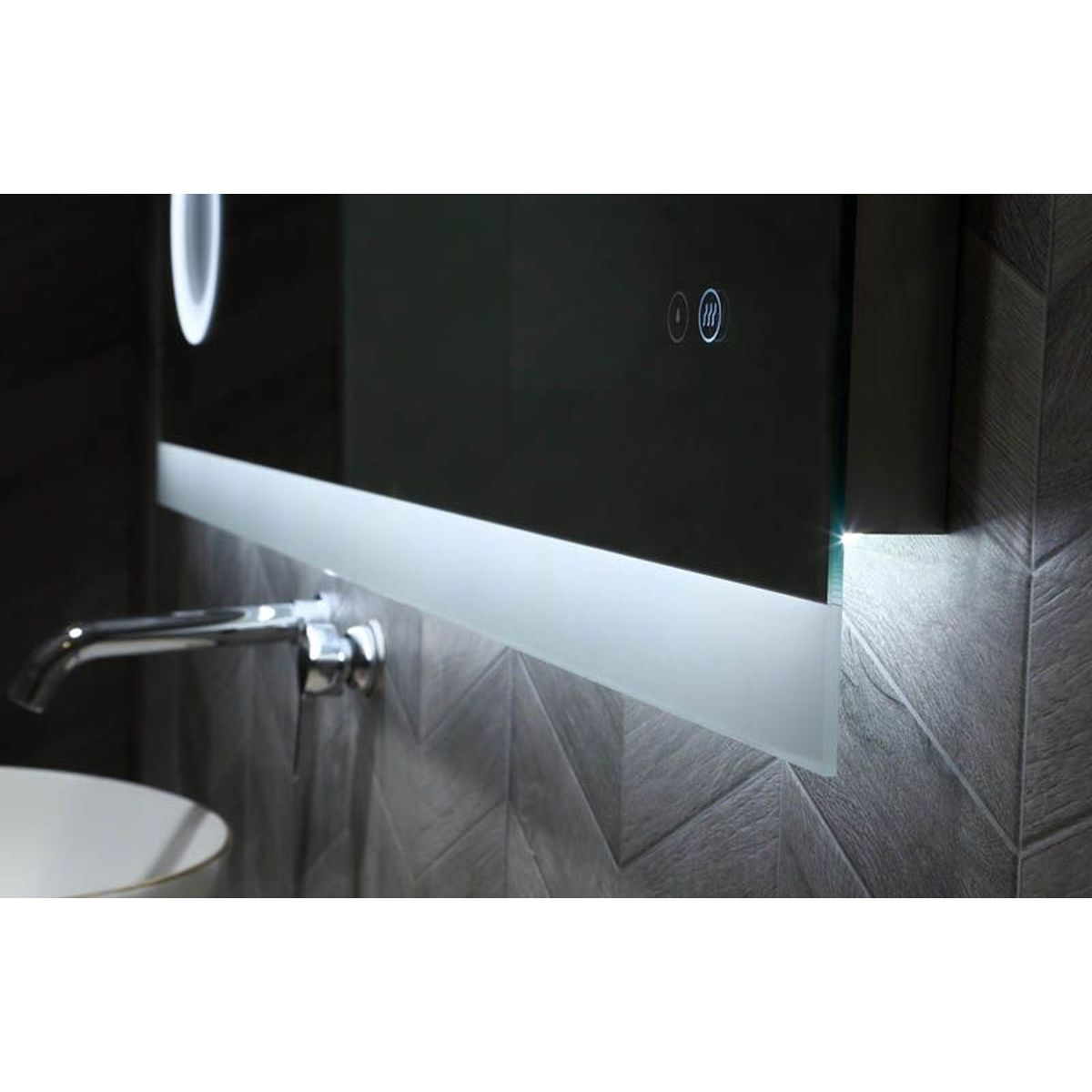 Miro 1500 LED Mirror with Portable Magnifier