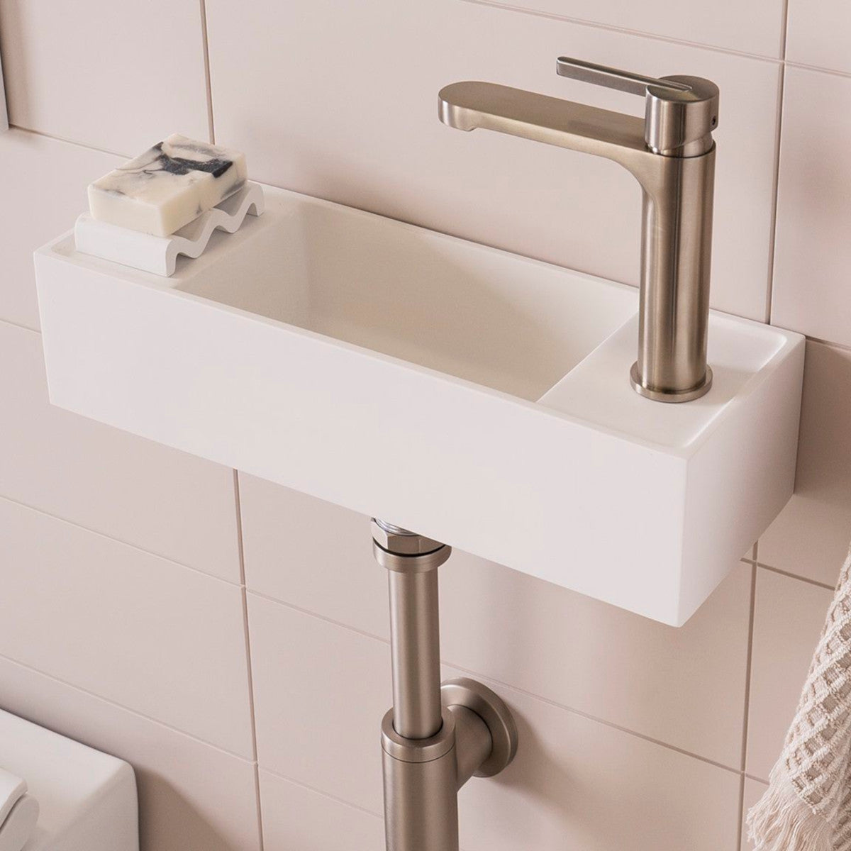 Eon Wall Hung Basin in Gloss White