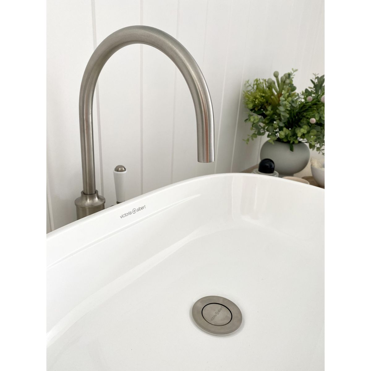 Victoria + Albert Terrassa 54 Basin
