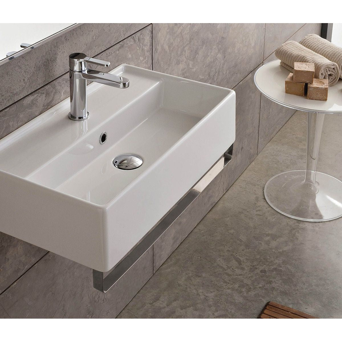 Studio Bagno Apartment 40R Towel Rail