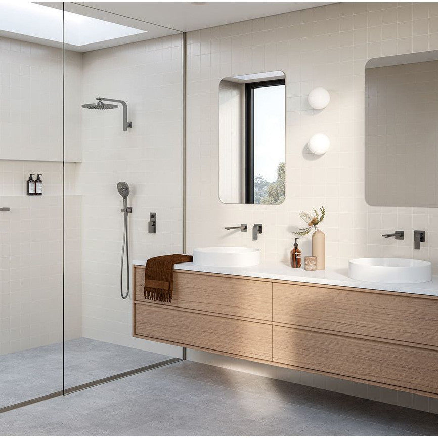 Nuage High-Rise Shower Arm and Rose - Brushed Carbon