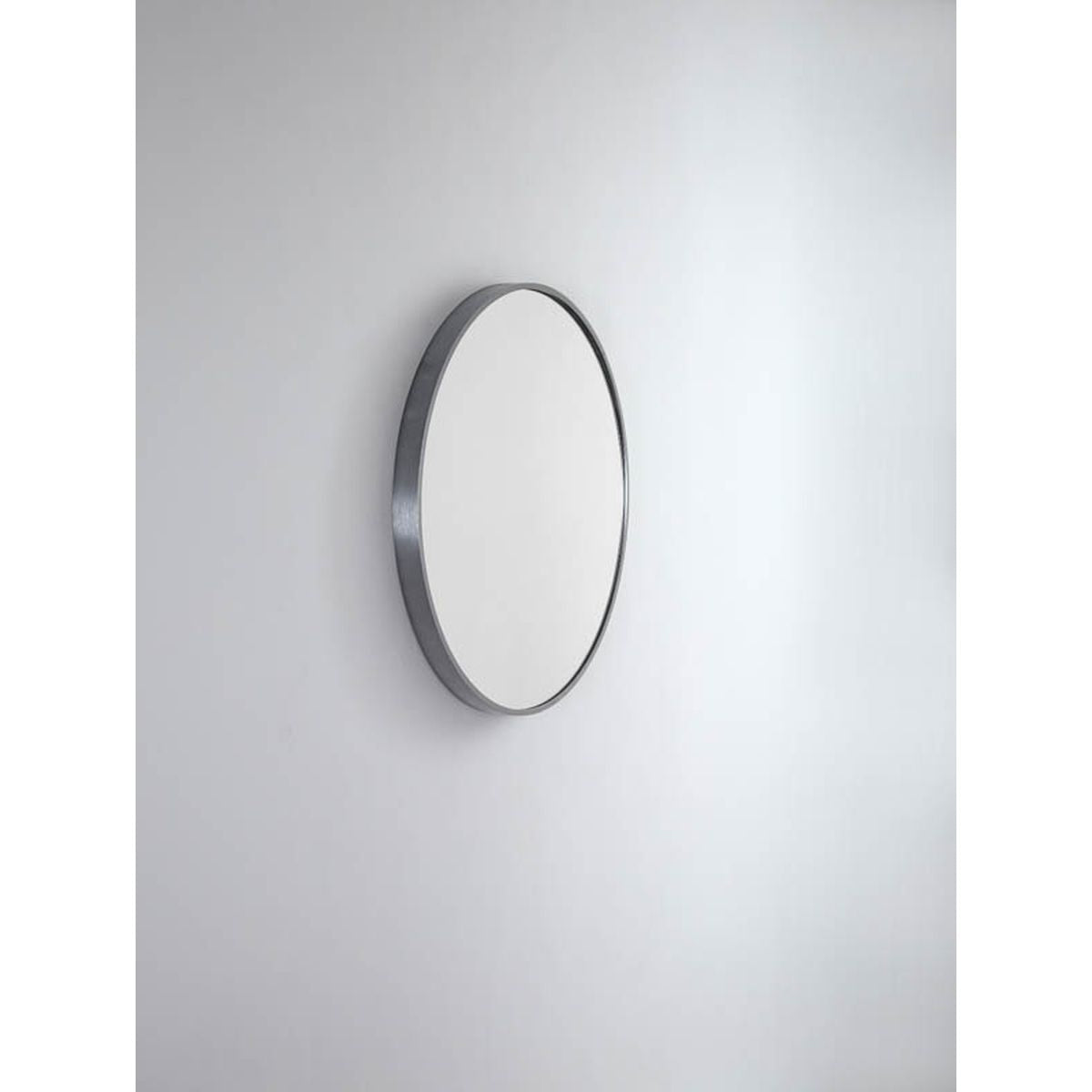 Modern Round 800 Mirror with Portable Magnifier - Georgian Metal