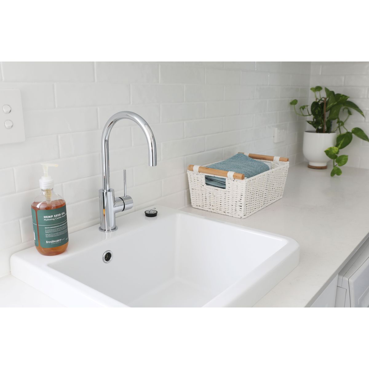 Ravine 66X51 Fireclay Sink