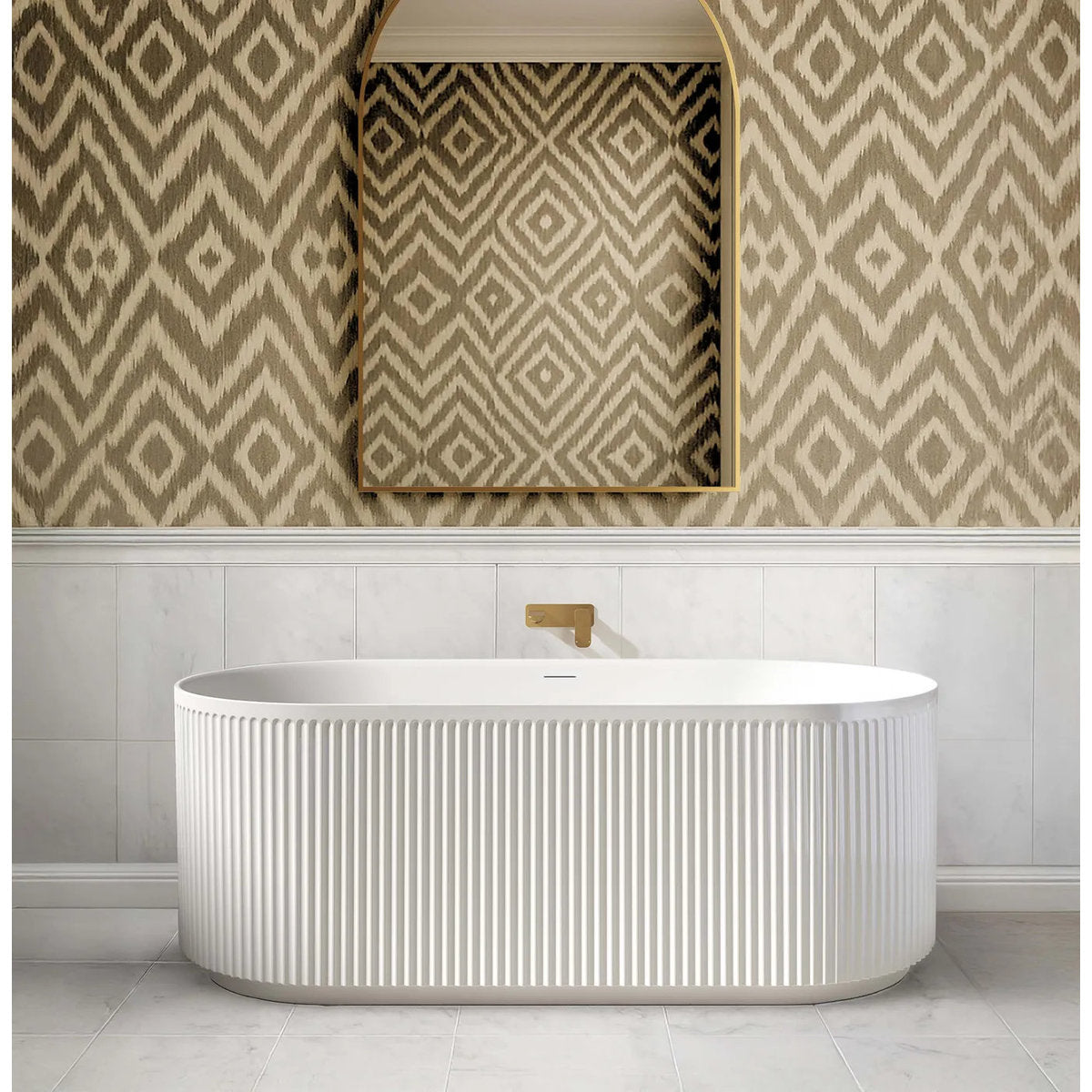 Otti Attica Havana 1500 Gloss White Fluted Bath with Overflow