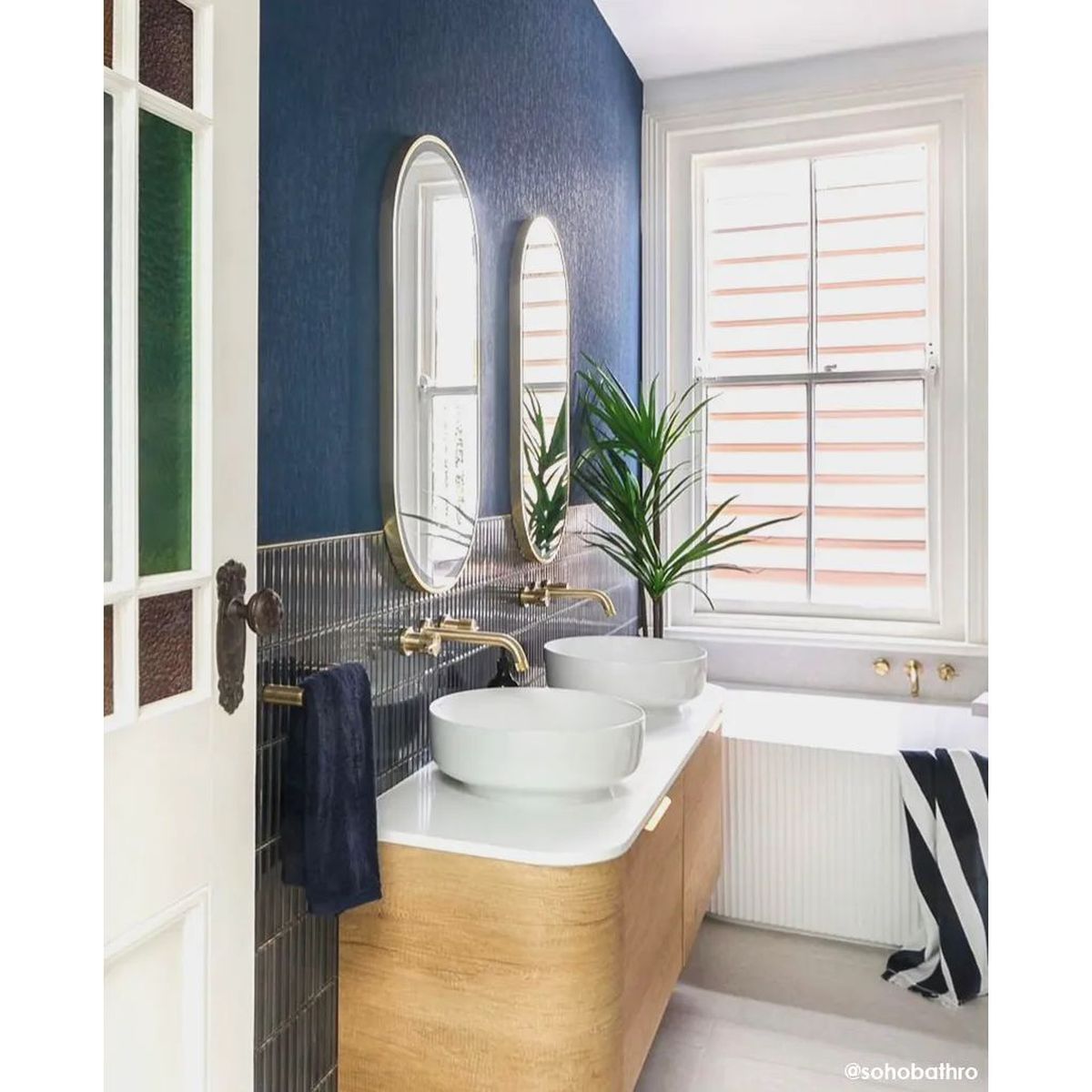 LED Noosa 900X450 Gold Metal Frame Mirror