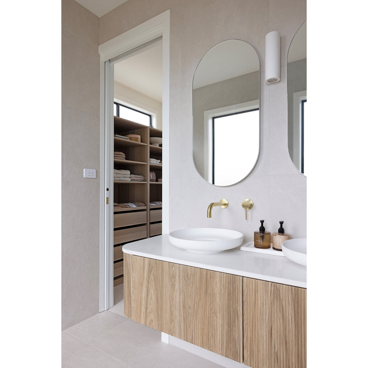 ADP Pill Polished Edge Mirror, 450 x 900