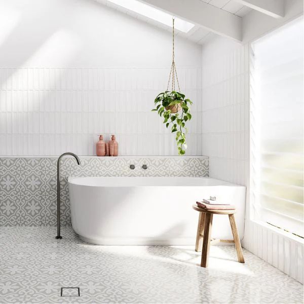 Bao Elegant 1500mm Back to Corner Bath in Gloss White - Right Hand