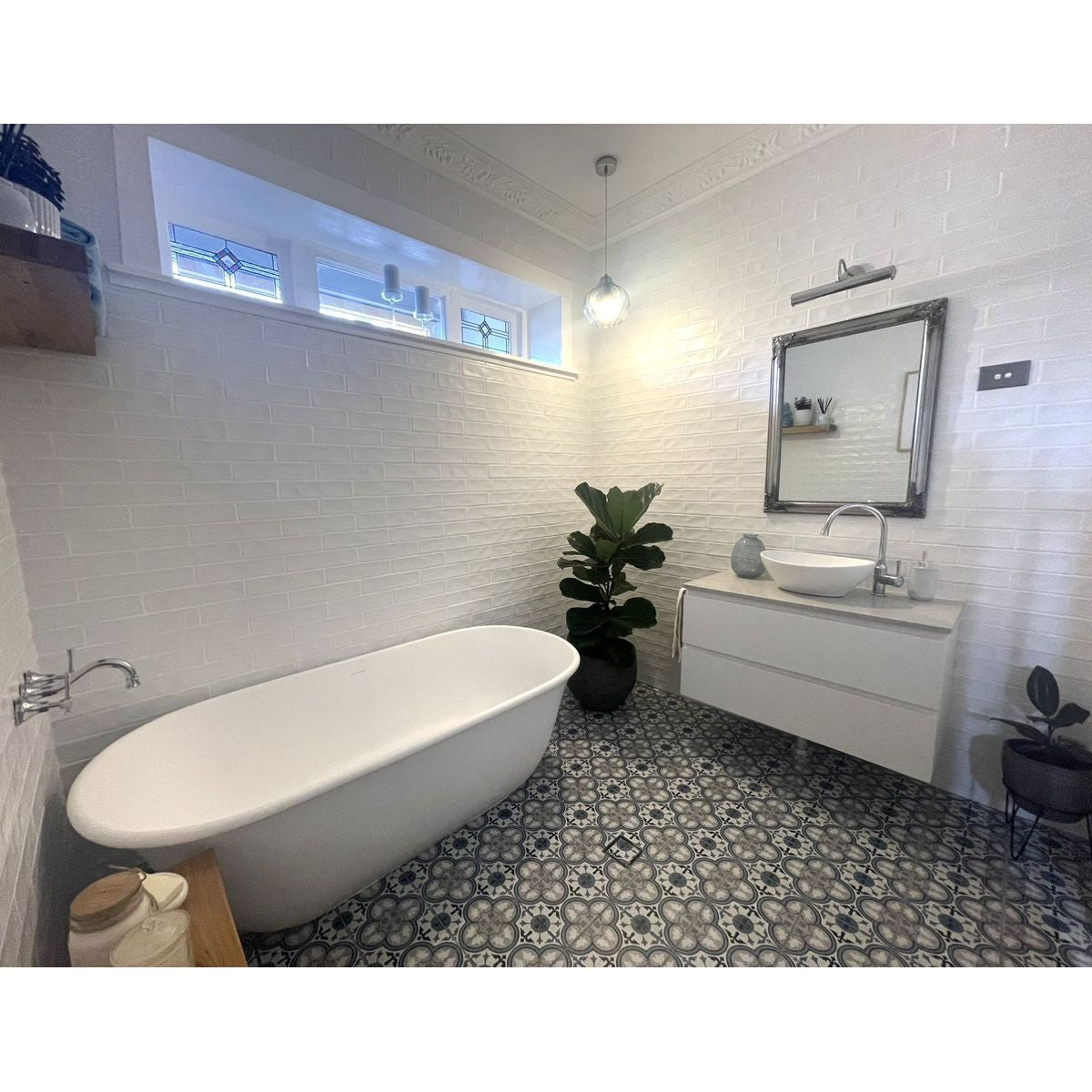 Blanche 162 Titancast Bath - Satin Silk White
