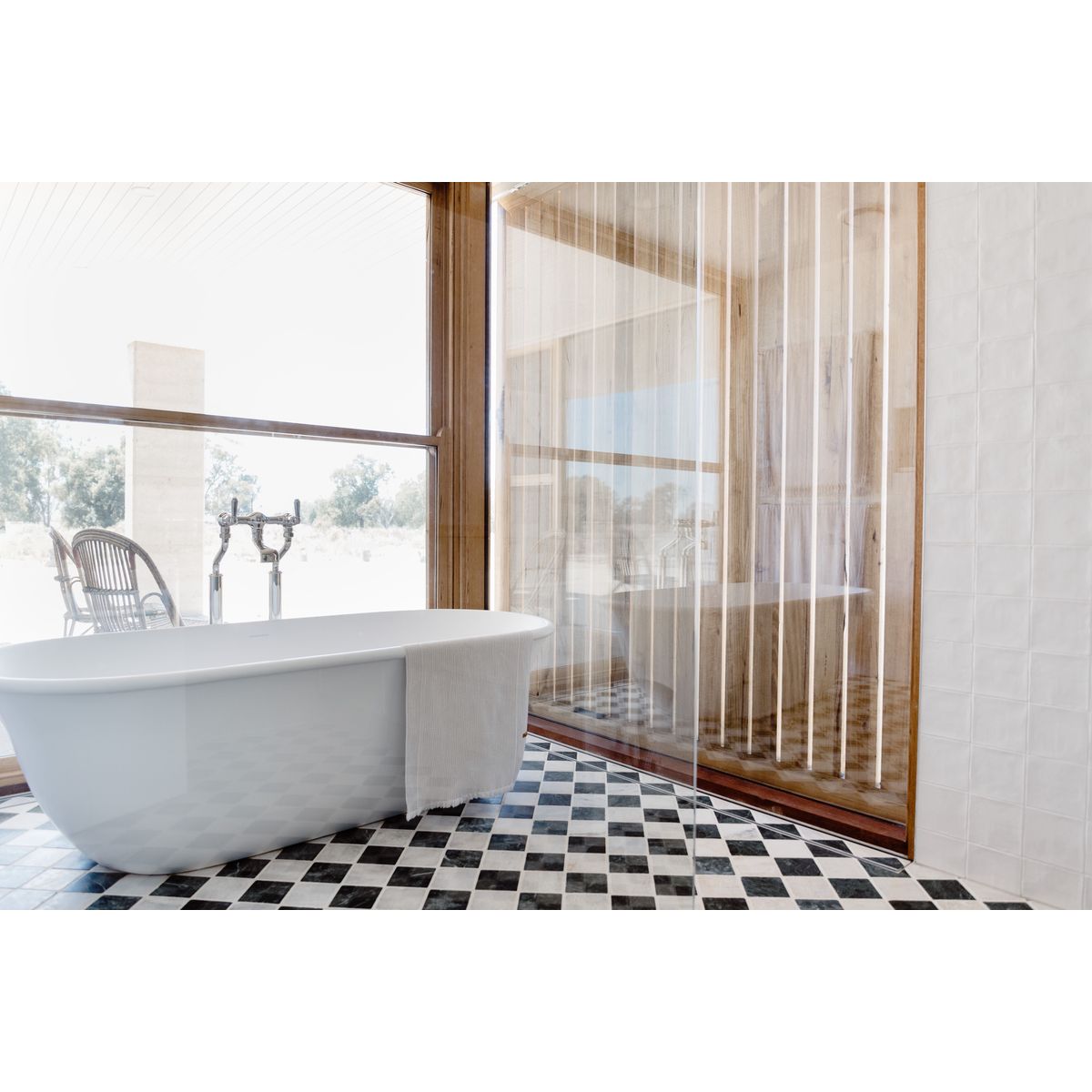 Blanche 162 Titancast Bath - Satin Silk White