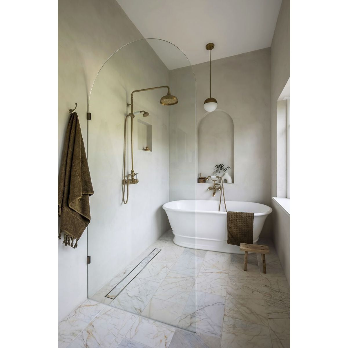 Cambridge 156 Titancast Bath - Satin Silk White