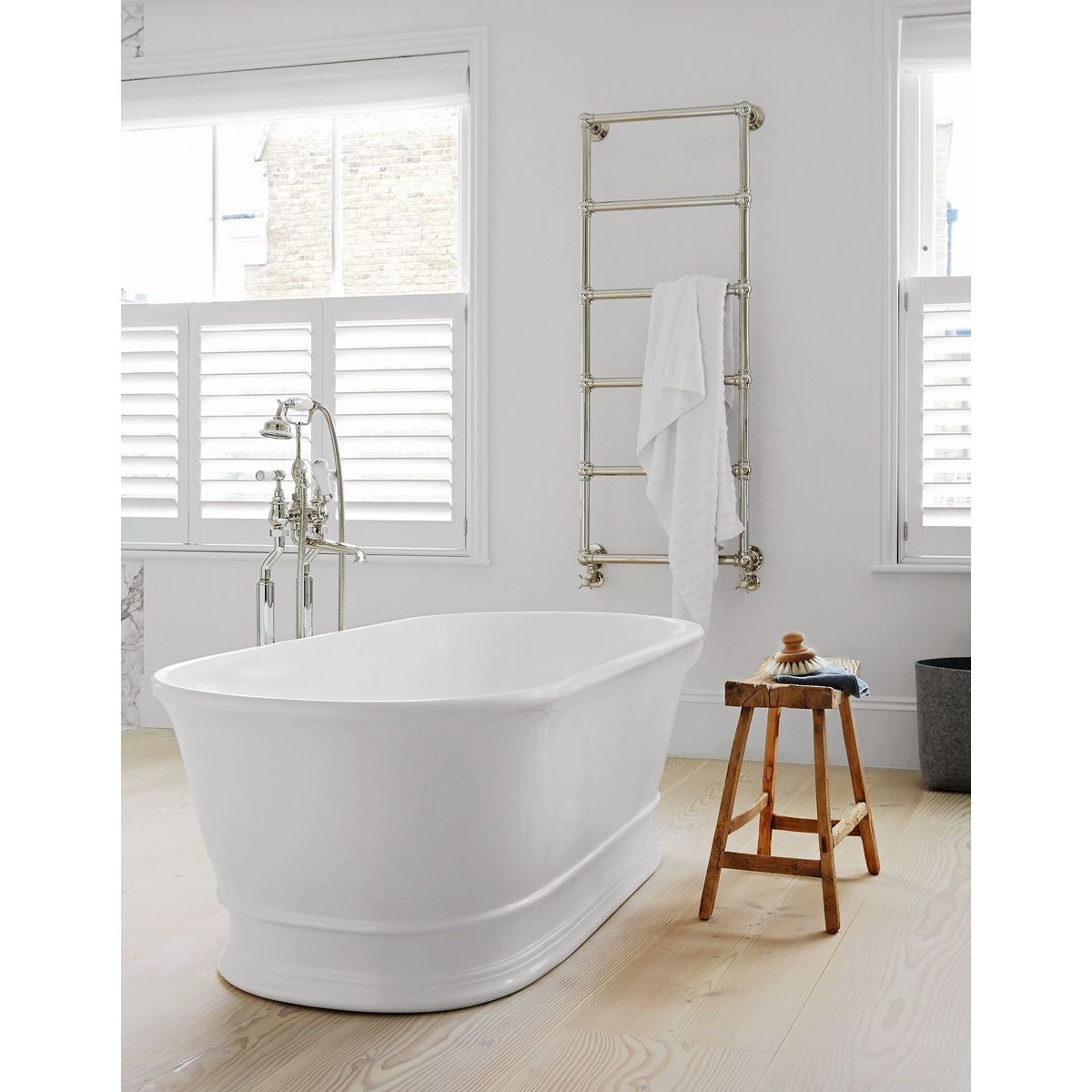 Cambridge 174 Titancast Bath - Gloss White