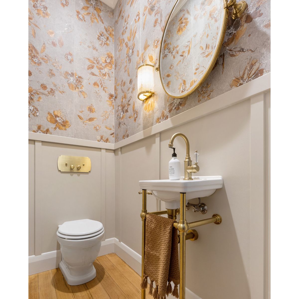 Claremont 38 X 31 Nuovo Basin Stand, Brushed Brass - No Taphole