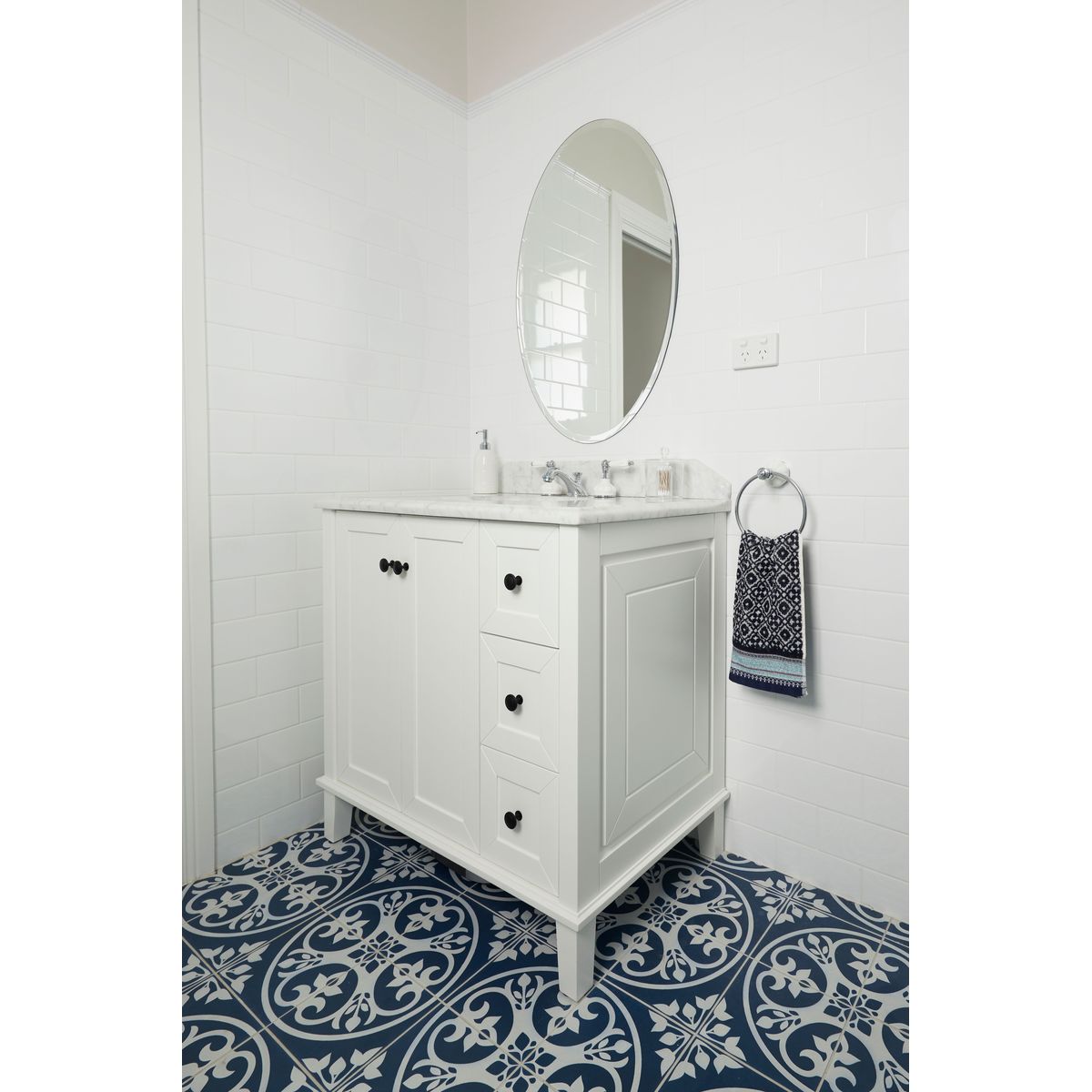 Coventry 90X55 White Vanity With Marble Top & Under Counter Basin - 1 Taphole