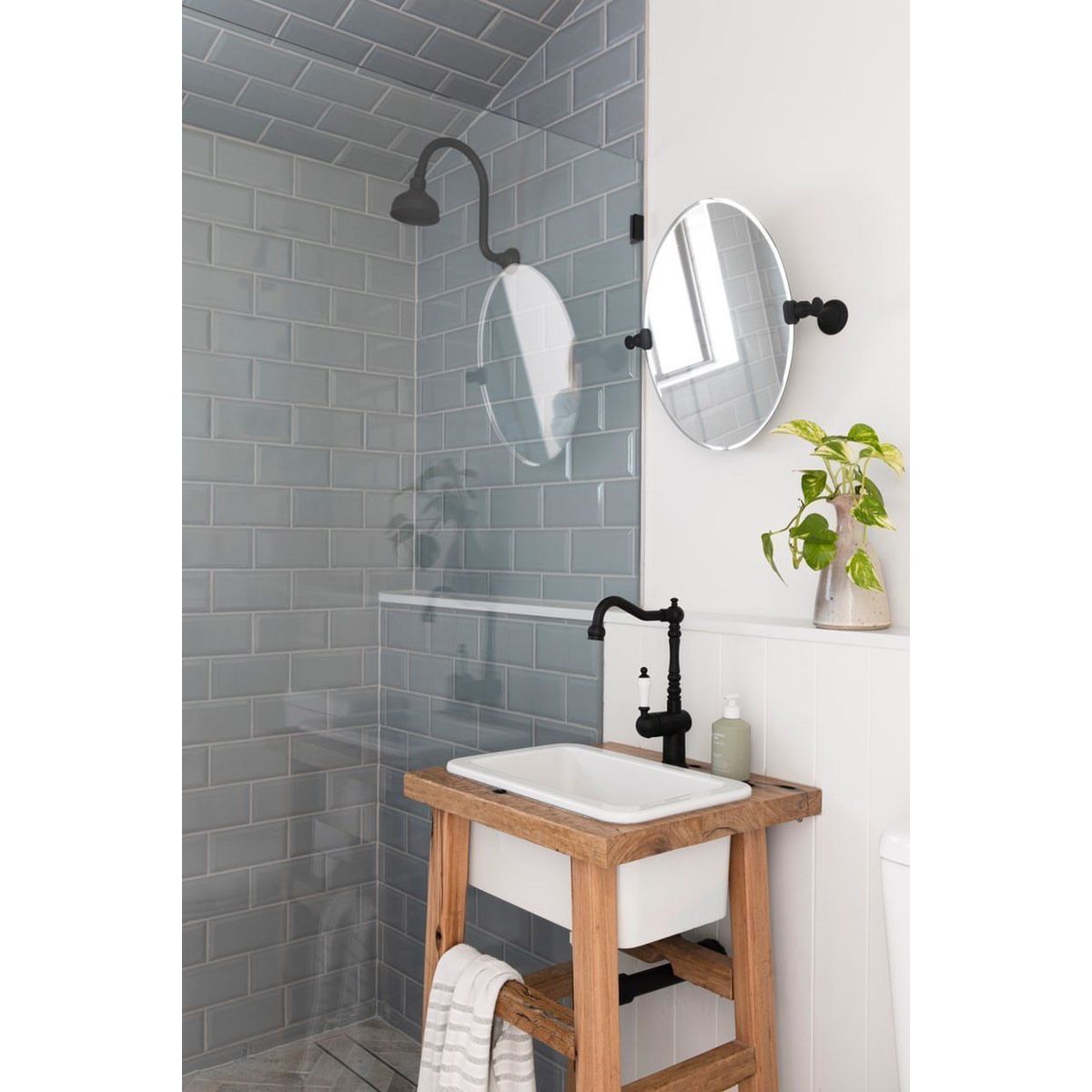 Cuisine 30X46 Inset/Undermount Fireclay Sink - Gloss White