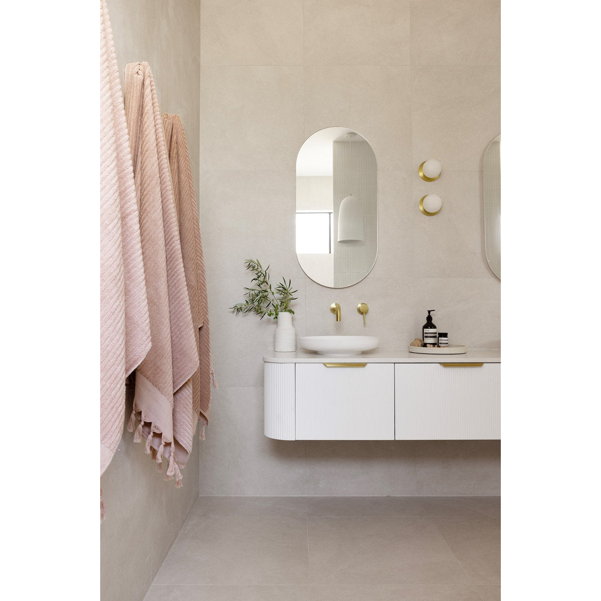ADP Pill Polished Edge Mirror, 450 x 900