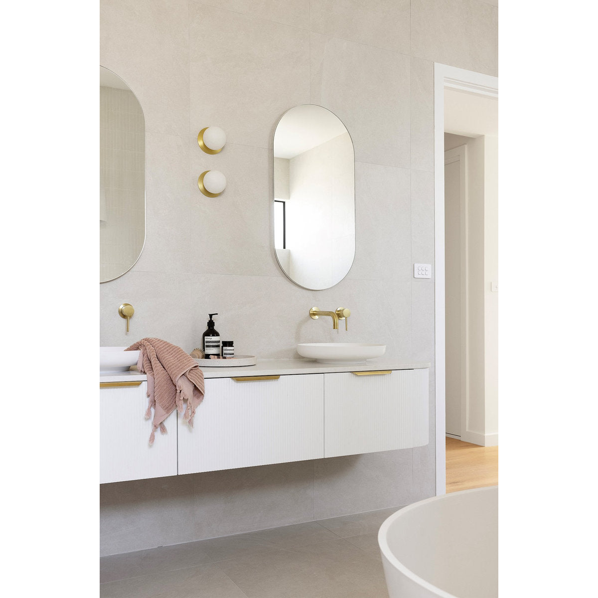 ADP Pill Polished Edge Mirror, 450 x 900