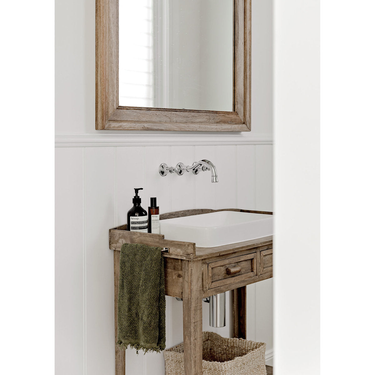 Phoenix Nostalgia Basin Bath Outlet 180mm Shepherd Crook, Lead Free, Chrome