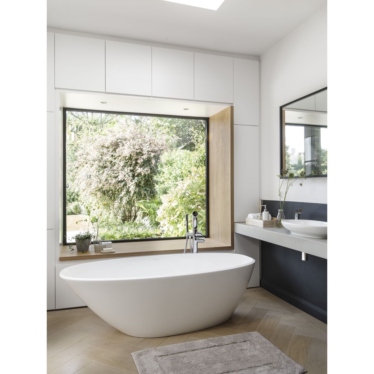 Victoria + Albert Mozzano 2 Bath, Matte White