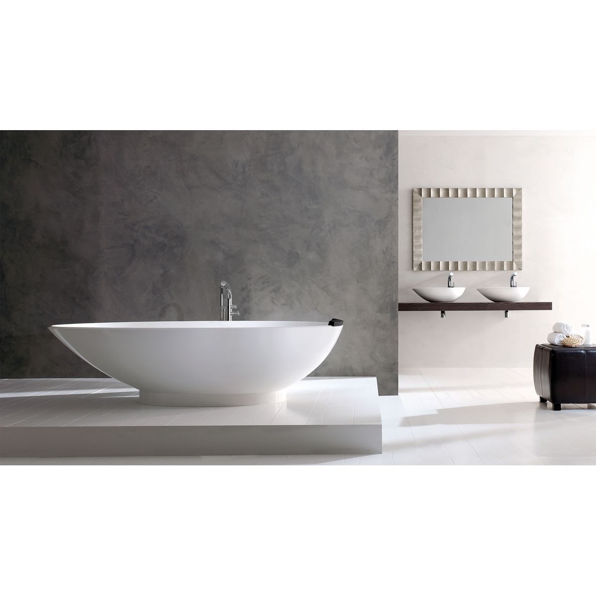 Victoria + Albert Napoli Bath, Matte White