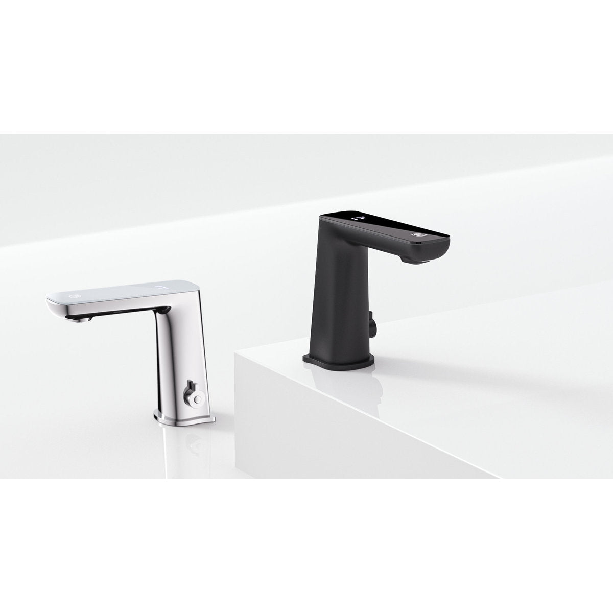 Claudia Sensor Mixer With White Top Display in Chrome