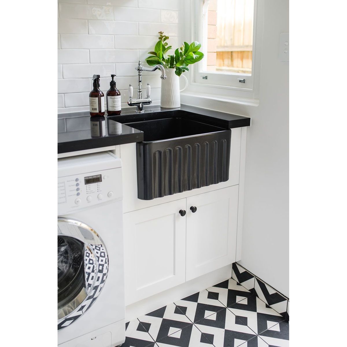 Novi 50X46 Fireclay Butler Sink - Matte Black
