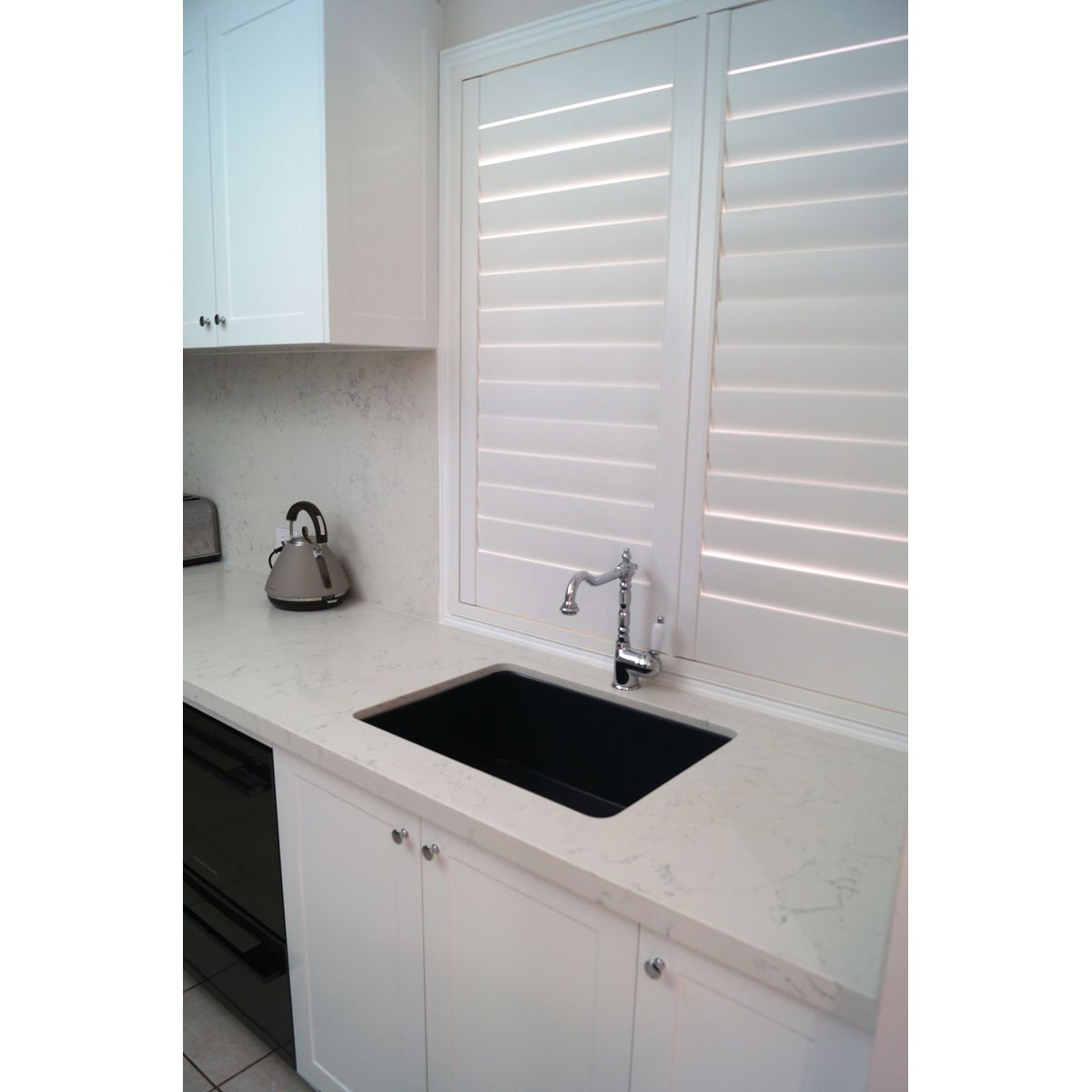 Kit-Novi 60X46 Fireclay Butler Sink - Matte Black With Overflow Included Waste