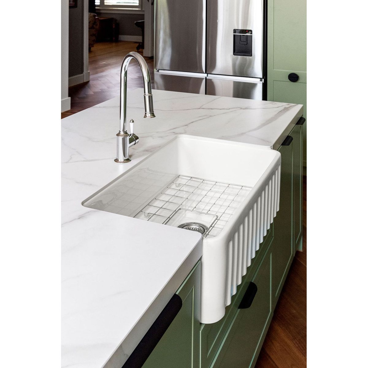 Kit-Novi 60X46 Fireclay Butler Sink - Gloss White With Overflow Included Waste