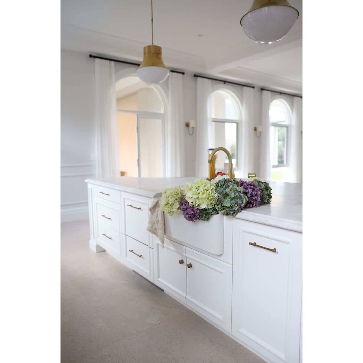 Novi 75X46 Fireclay Butler Sink - Matte White