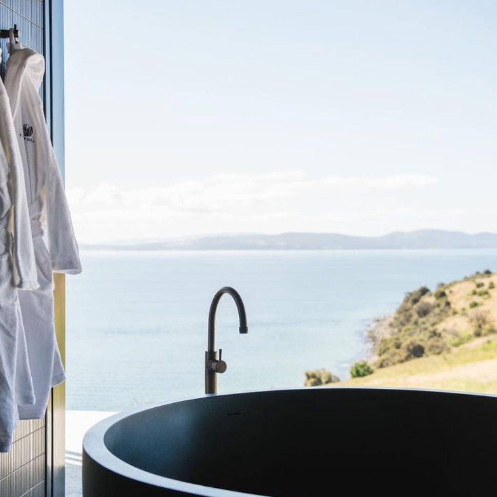 Romeo 1350mm Freestanding Bathtub