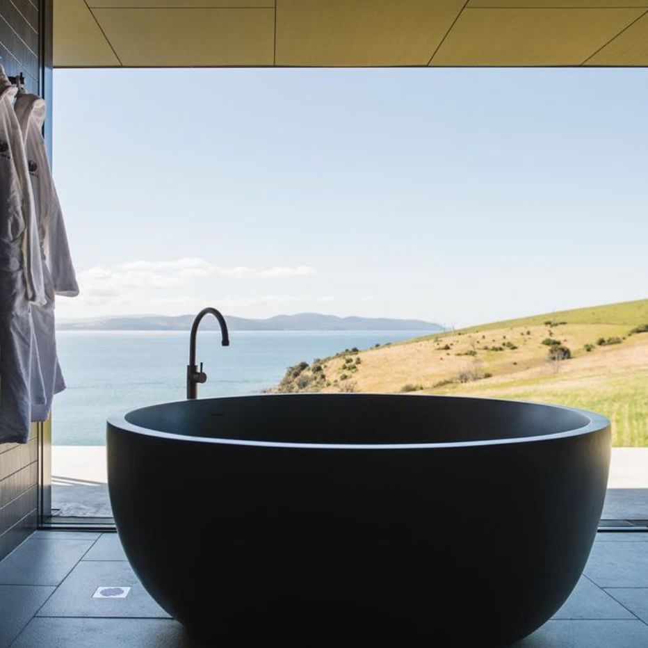 Romeo 1350mm Freestanding Bathtub