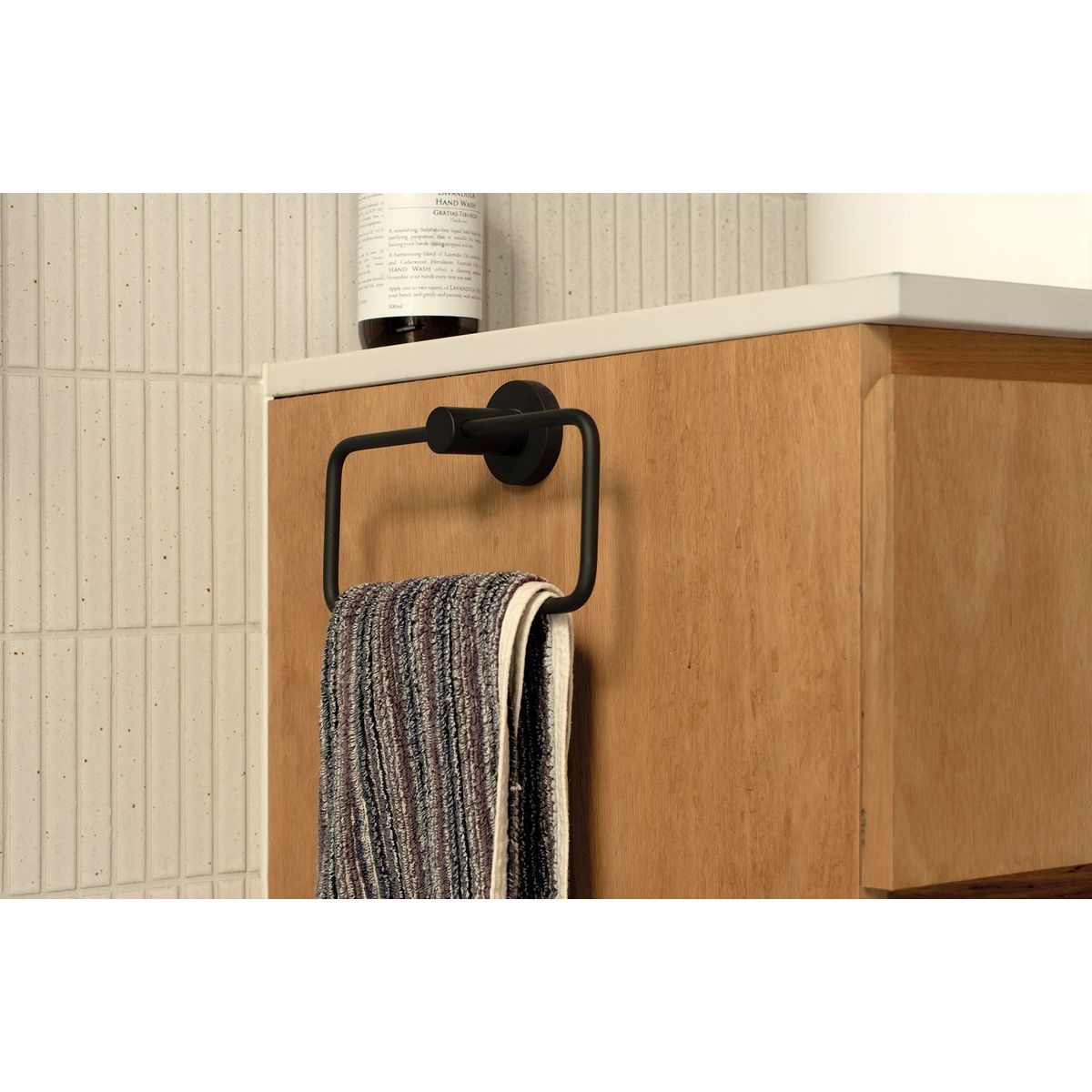 Radii Hand Towel Holder Round Plate - Matte Black