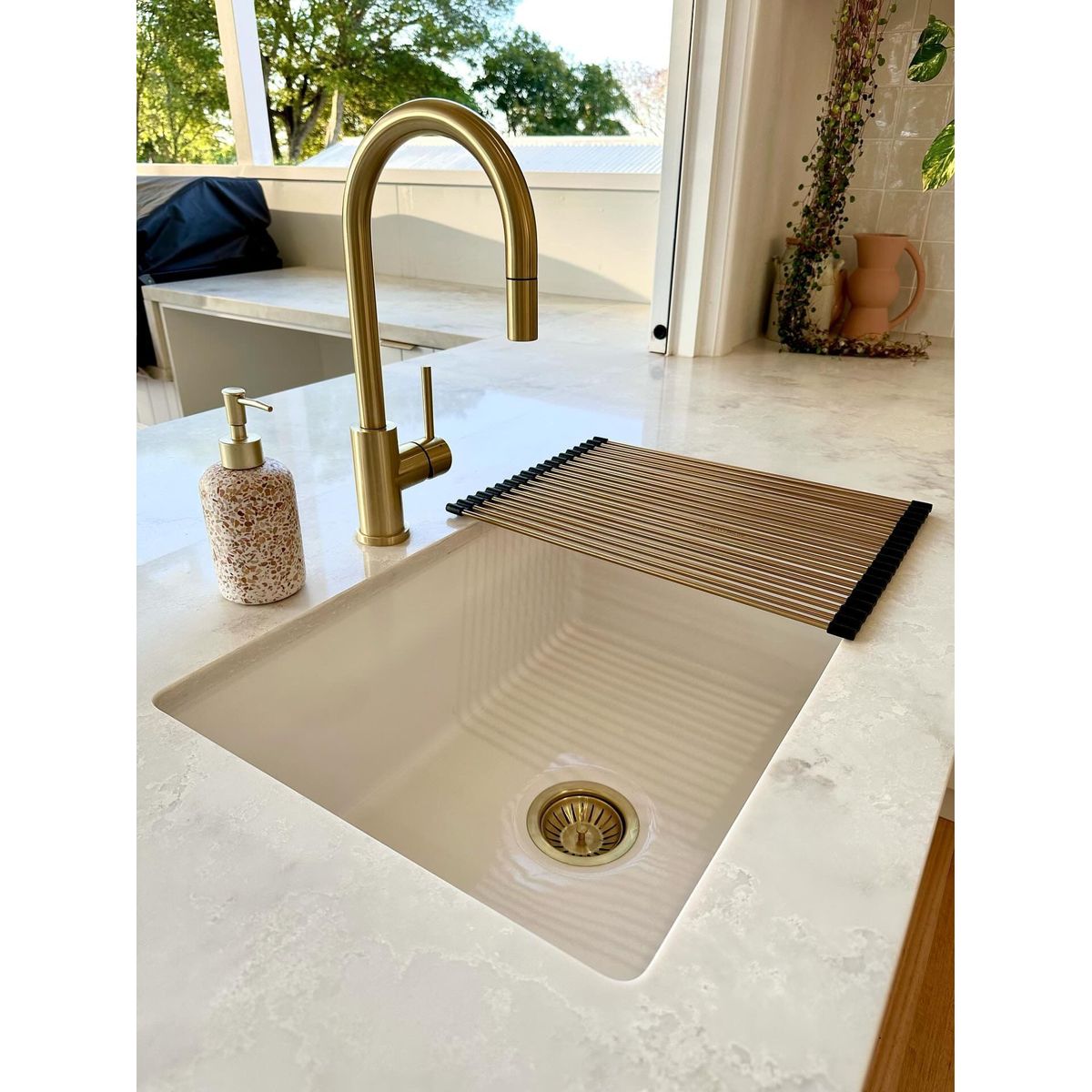 43X32 Sink Roller Mat Drainer - Brushed Brass