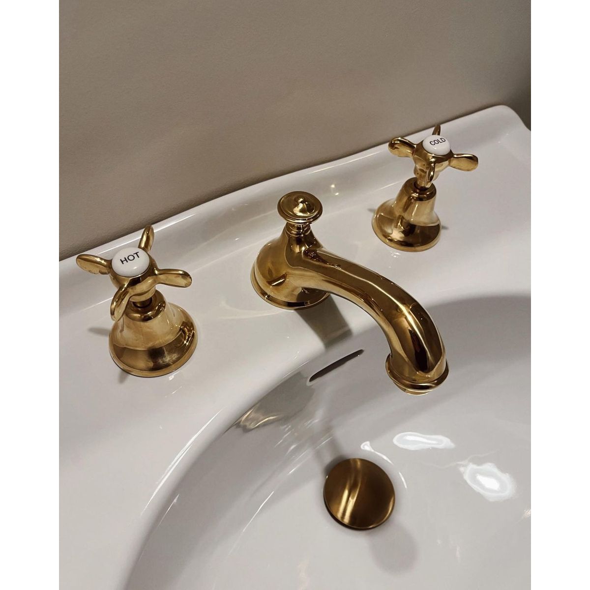 Universal 32/40mm Mushroom Pop-Up Waste - Brushed Brass