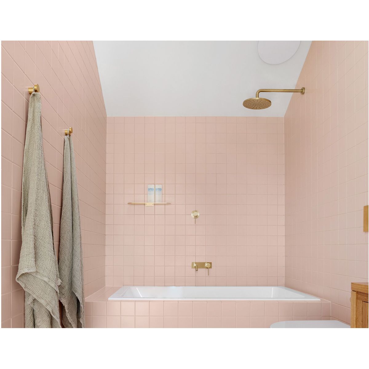 Vivid Shower Arm 400mm Round - Brushed Gold