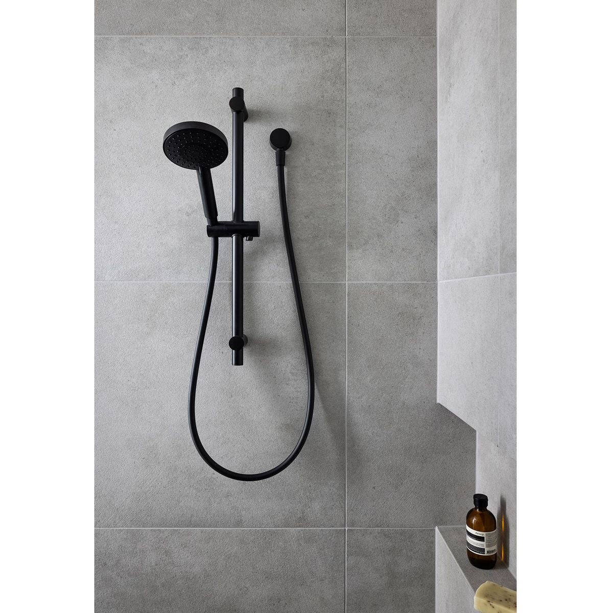 Vivid Rail Shower - Matte Black