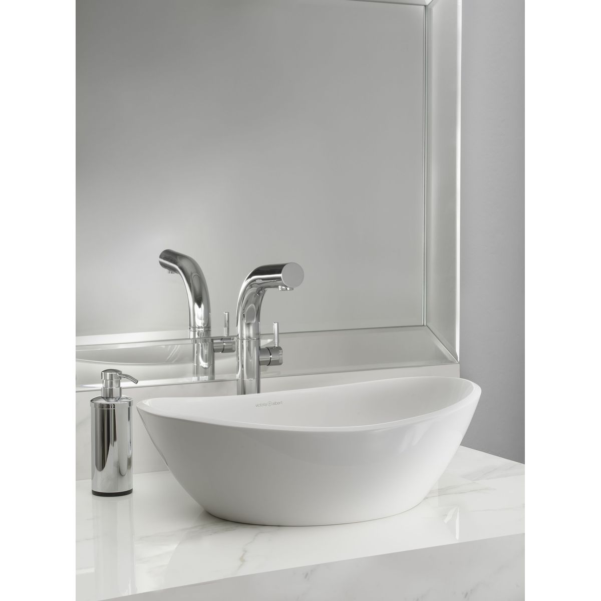 Victoria + Albert Amalfi 55 Basin, Matte White
