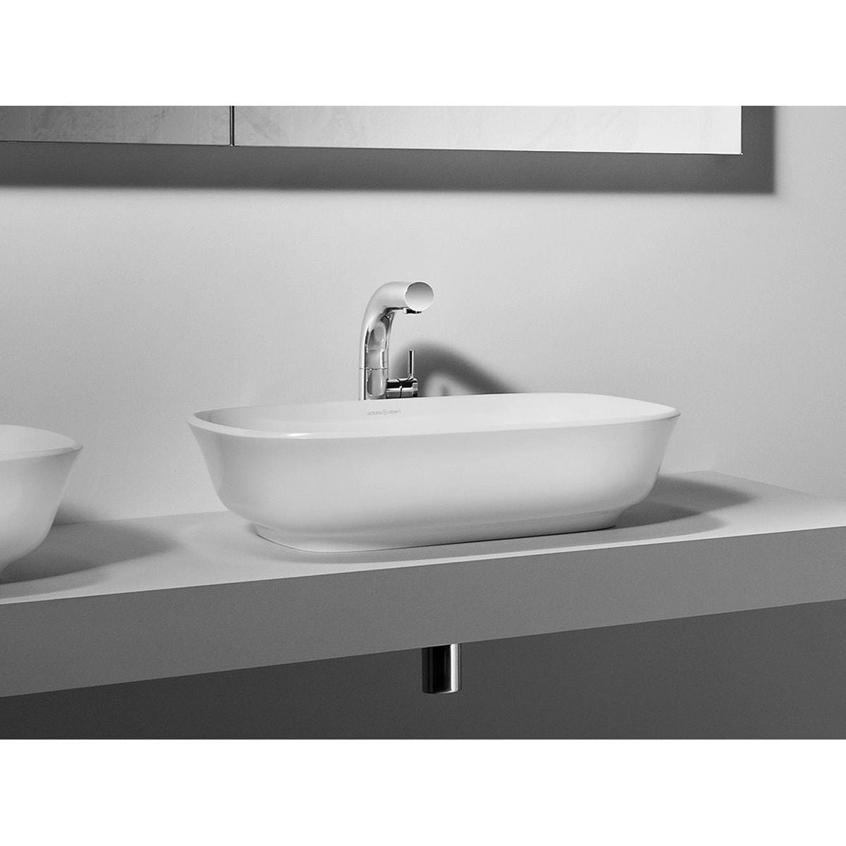 Victoria + Albert Amiata 60 Basin, Gloss White