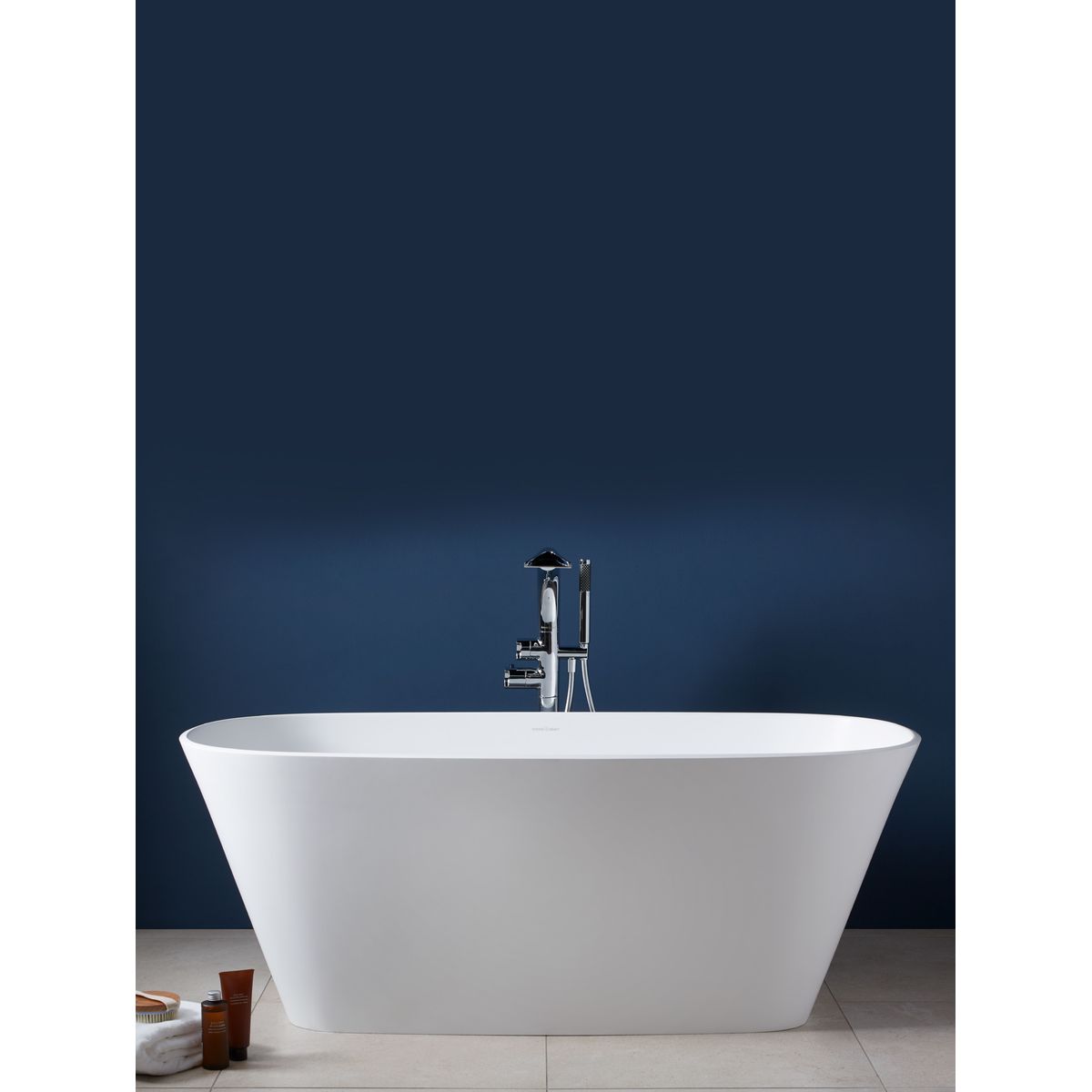 Victoria + Albert Vetralla 1500 Bath, Gloss White